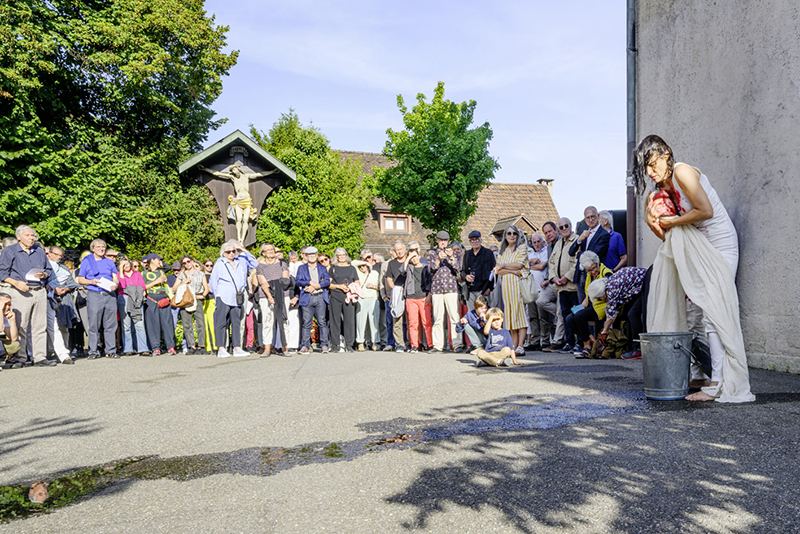 Performance von Claudia Bucher
