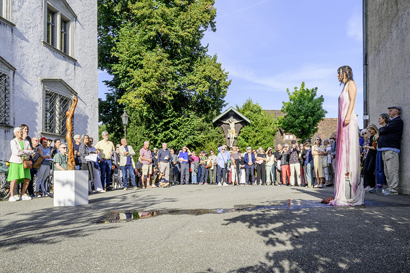 Performance von Claudia Bucher
