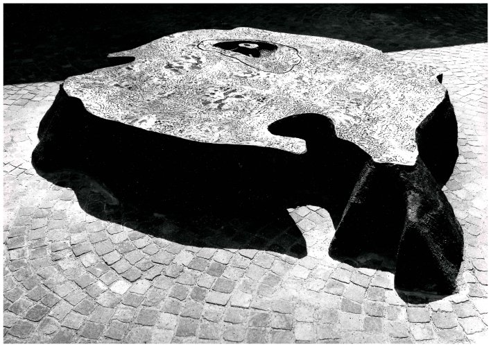 1_er_struktur-plastikfriedhof_bottmingeni_1976_engesser.jpg